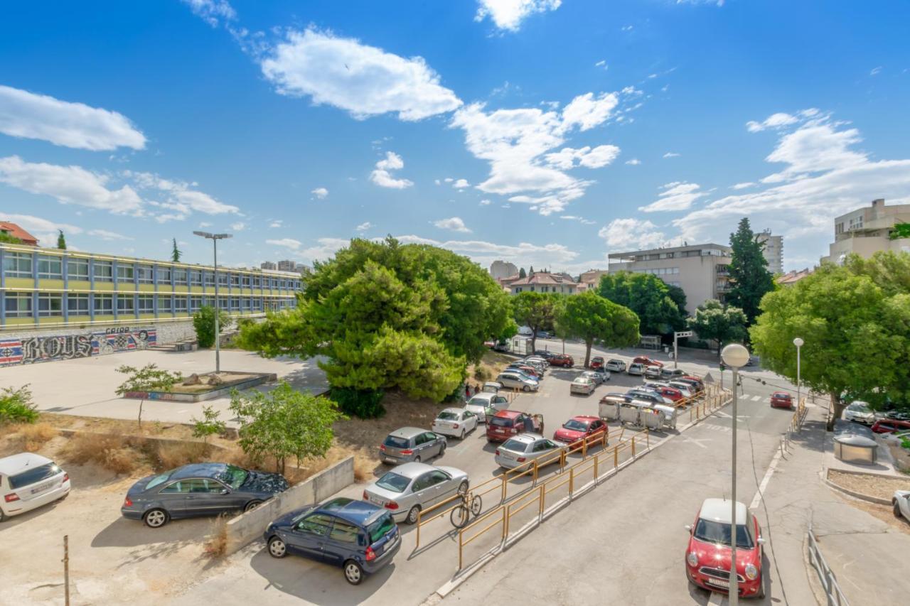 Apartment Omiska Split Bagian luar foto